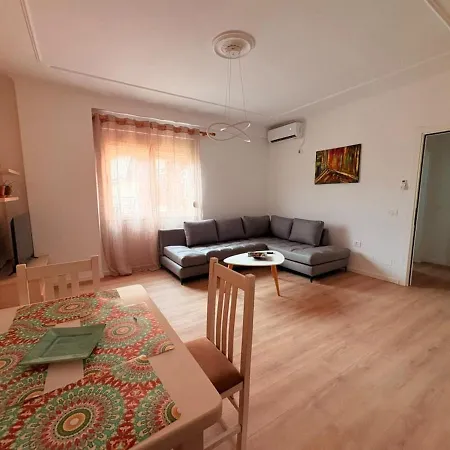 Tira Homes Luna Appartement *